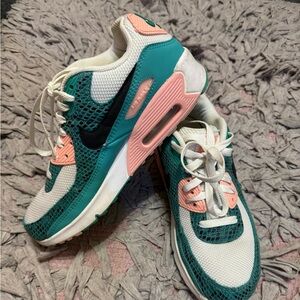 Nike Air Tennis Shoes
